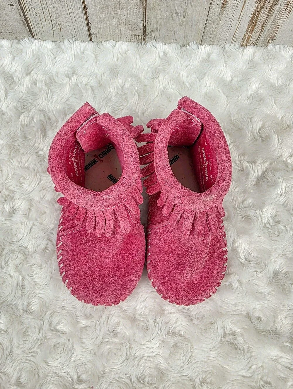 Minnetonka Pink Suede Fringe Moccasin Boots Size 2